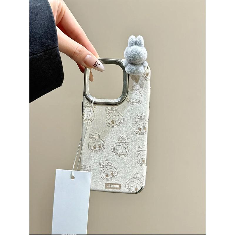 

Милый трехмерный Labubu конфетного цвета, подходит для чехла для мобильного телефона Apple 16promax iPhone 15 Плюшевый 13 iPhone 16