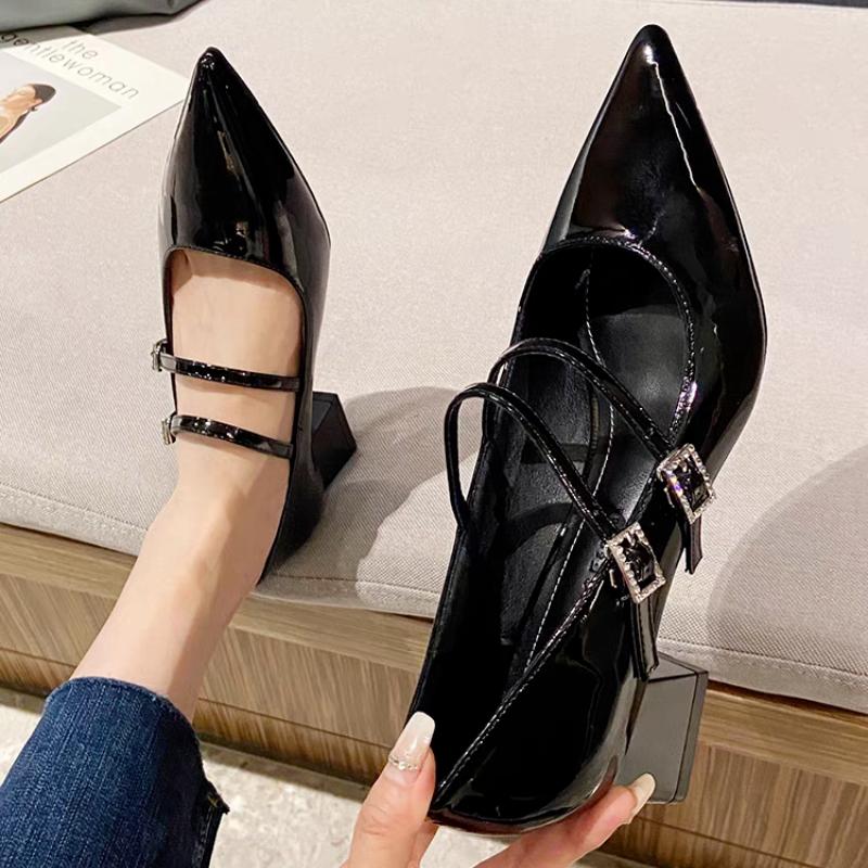 

Модные туфли с мелким вырезом Женские туфли на высоком каблуке С острым носком Женская обувь Повседневные лодочки Новые Летние Милые Лодочки Мода Комфорт Простые Английские 35 чёрный