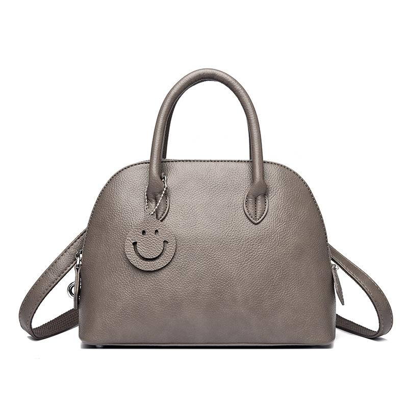 A Fashionable Single-shoulder, Crossbody, Hand-held Shell Bag with A Large Capacity for Commuting