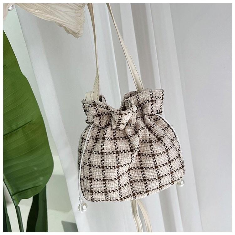 Chic 2024 Summer Womens Bucket Bag Soft And Versatile For Travel And Casual Use коричневый