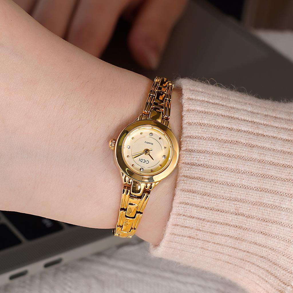 Niche Light Luxury Small Exquisite Alloy Bracelet Watch High-End Sense Diamond-Encrusted Women'S Waterproof Quartz Watch