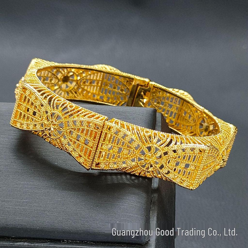 24k Gold Carved Buckle Bracelet: Fade-Resistant Women's Middle East Dubai Jewelry In Vietnamese Sand Gold