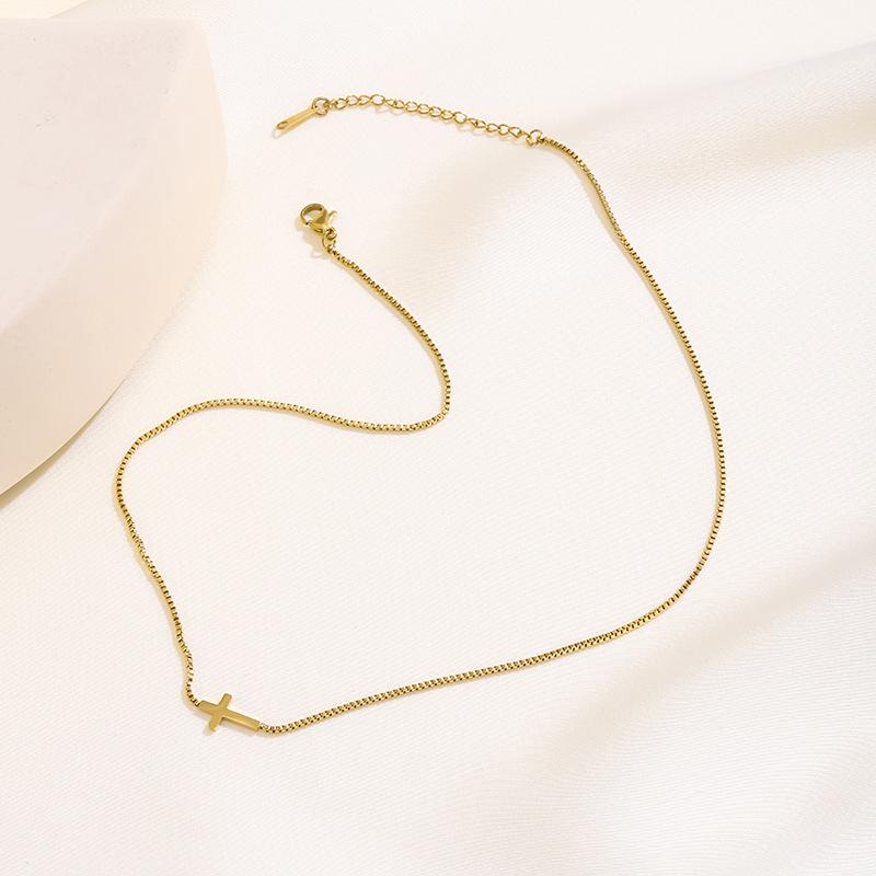 Moderne Edelstahl-Kreuz-Anhänger-Halskette für Damen Einfache Metall-Geometrische Kette Schlüsselbein-Kette Party-Schmuck Geschenk 2025