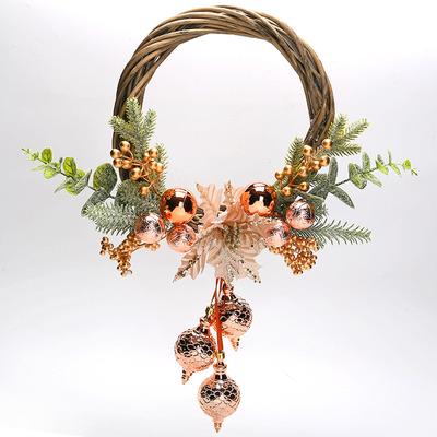 Decoração de casa – Flores e coroas artificiais