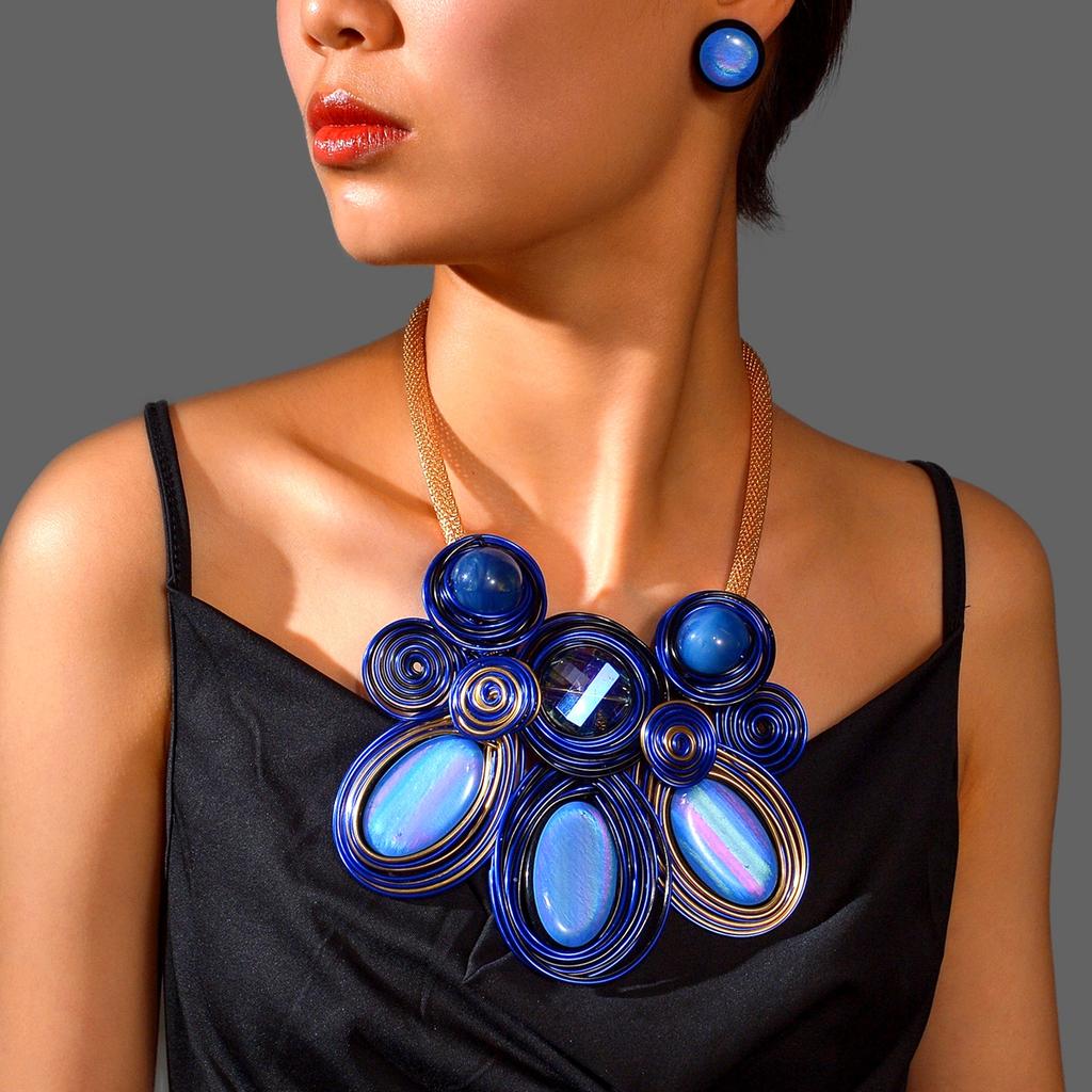 New Fashion Jewelry Set for Women Personality Exaggeration Handmade Aluminum Wire Woven Crystal Bead Necklace and Earrings
