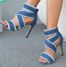 High-Heel-Sandalen für Damen im Sommer 2026 mit schmalen Absätzen und Baidu-Denim-Cut-outs. Fischmund sexy römische Schuhe für Damen