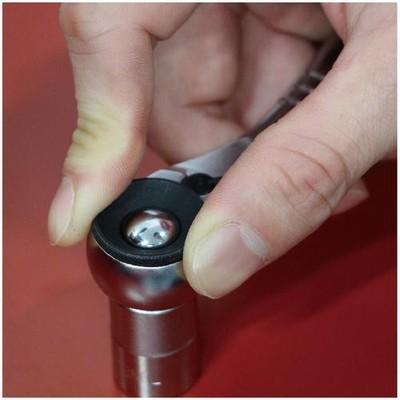 TONE RH2HSS2 Stubby Ratchet Handle (Hold Type) Insertion