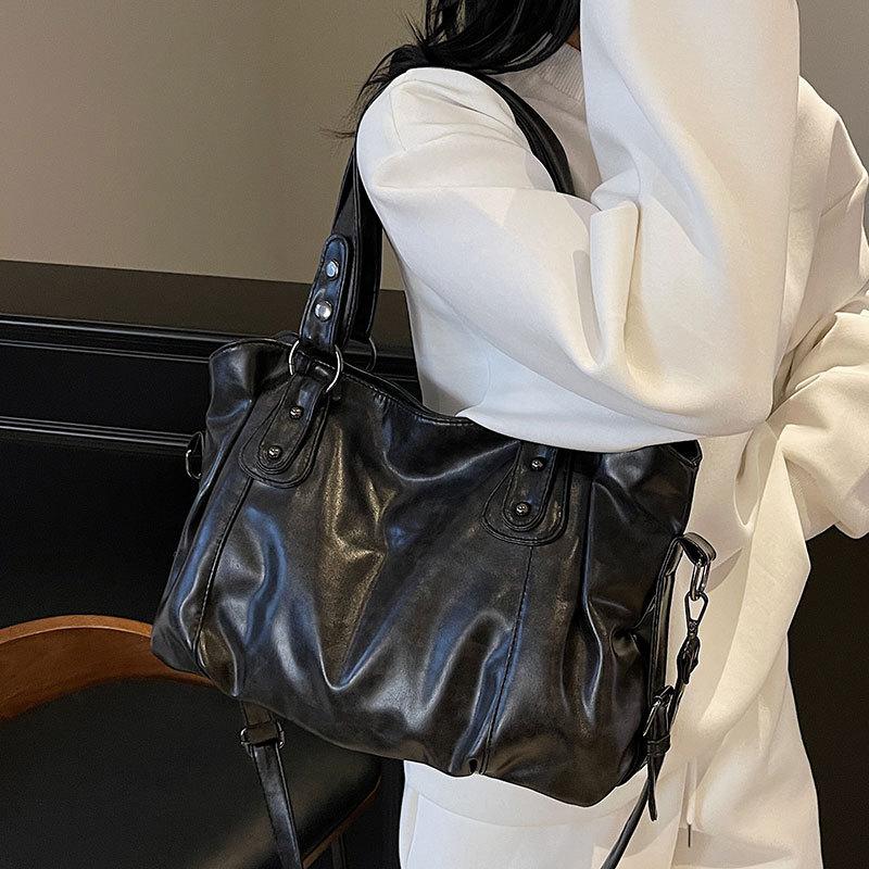 High-quality European, American Retro Wasteland Wind Portable Tote Bag Large Capacity High-grade Temperament Soft Leather Messenger Bag