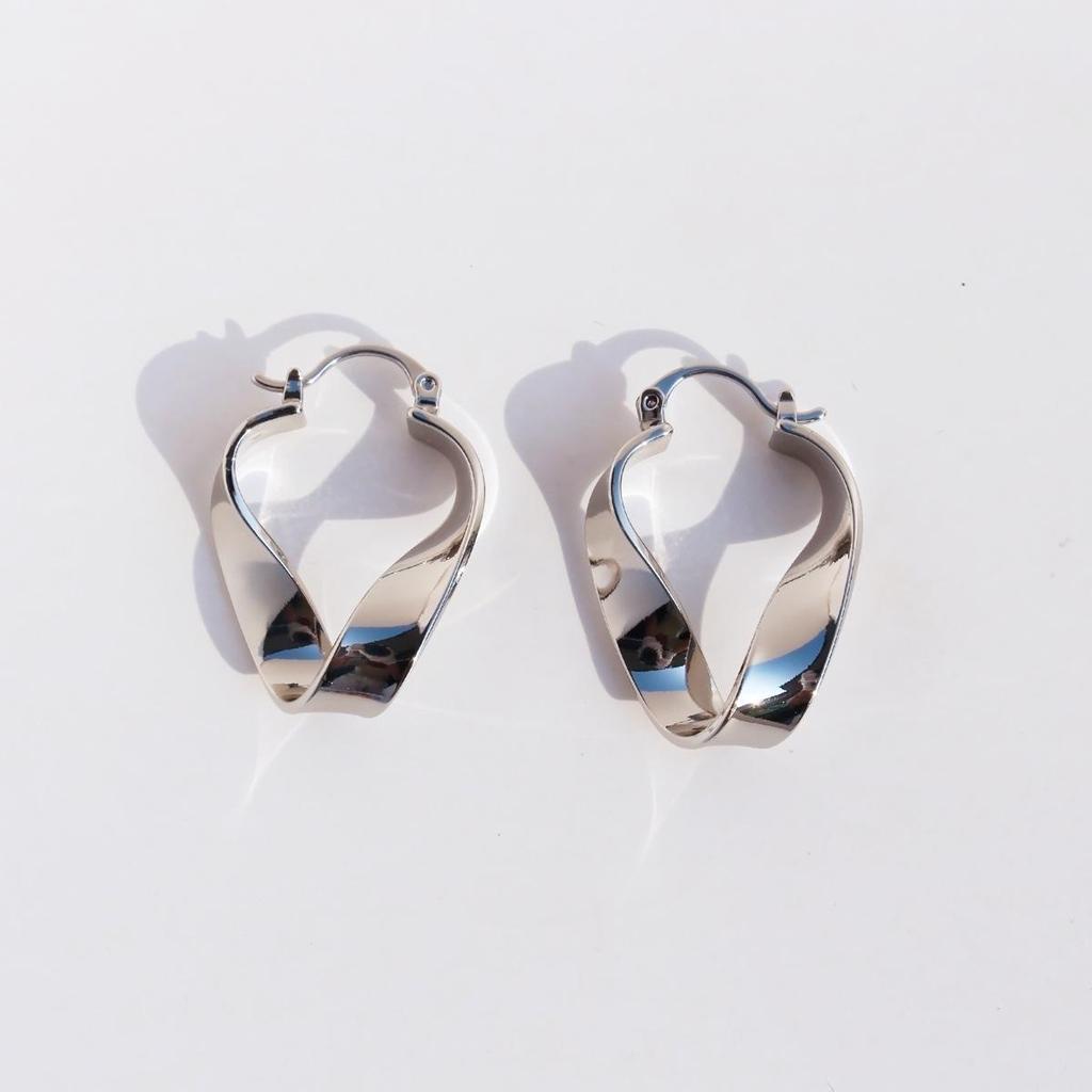 Minimalist Twisted Geometric Ear Cuffs: European & American Trendy Metal Style Earrings