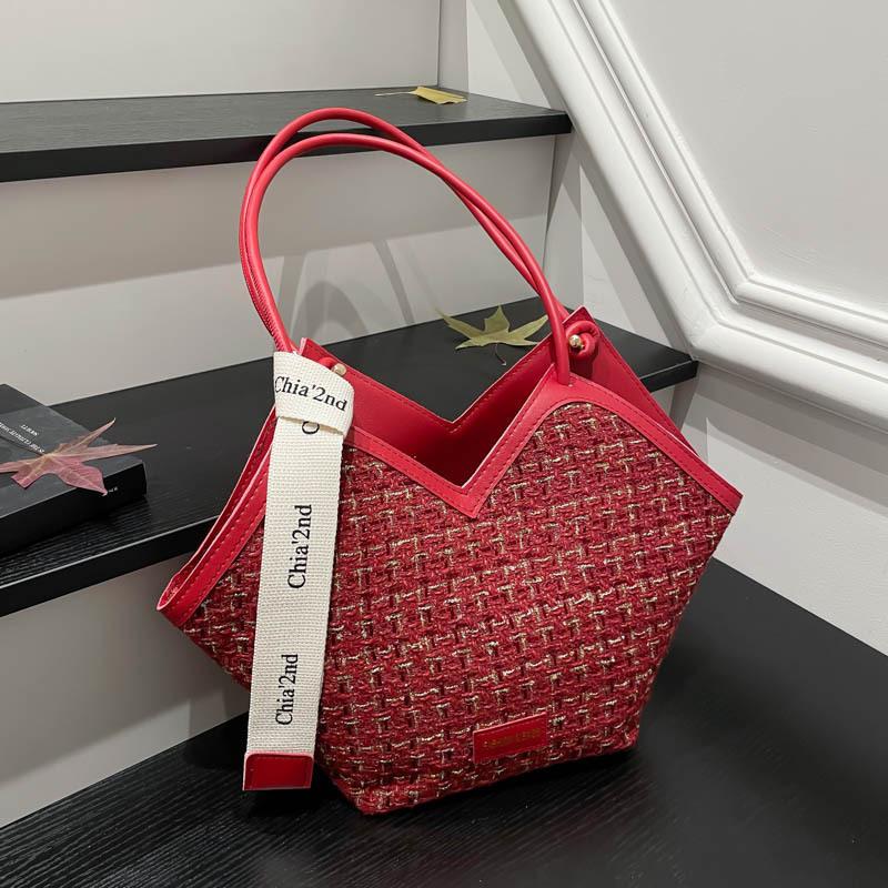 Large Capacity Plaid Bag Women's 2025 New Fashion Retro Shoulder Commuter Bag Women's Texture Versatile Tote Bag Women