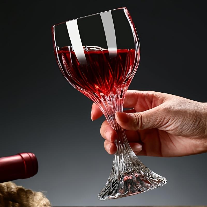 2pcs Elegant Crystal Wine Glasses with Golden Pattern - Premium Vintage Goblets for Champagne Whisky & Cocktails - Ideal for Home & Hospitality