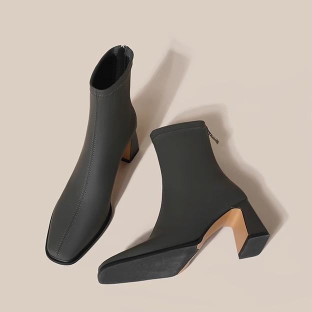 

European station 2024 winter new temperament square head high heel Martin boots thin boots elastic boots women s velvet thick heel short boots 35