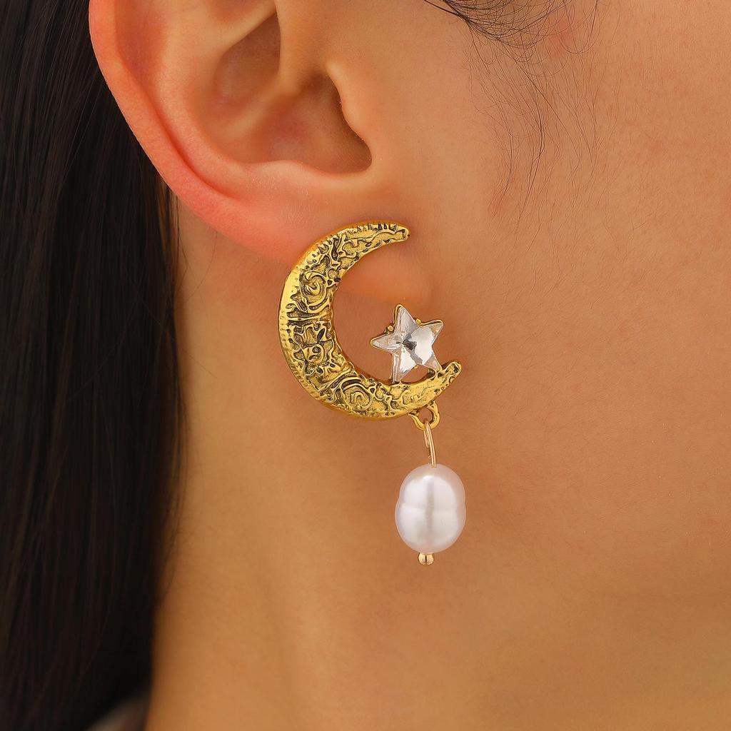Retro Elegant Rhinestone Star Moon Pearl Earrings for Women