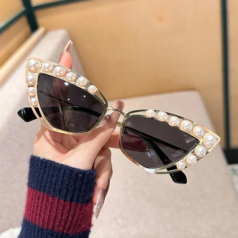 Non-polarized European American Style Women Sunglasses Cat Eye Shape Pearl Decoration Women's Sun Glasses