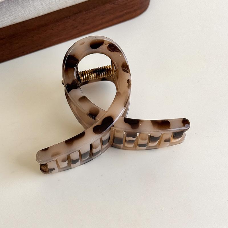 French Style Hair Claw Clips for Women Retro Leopard Print Hair Clip Hairpins Elegant Shark Clip Barrettes Crab Clamp Headwear