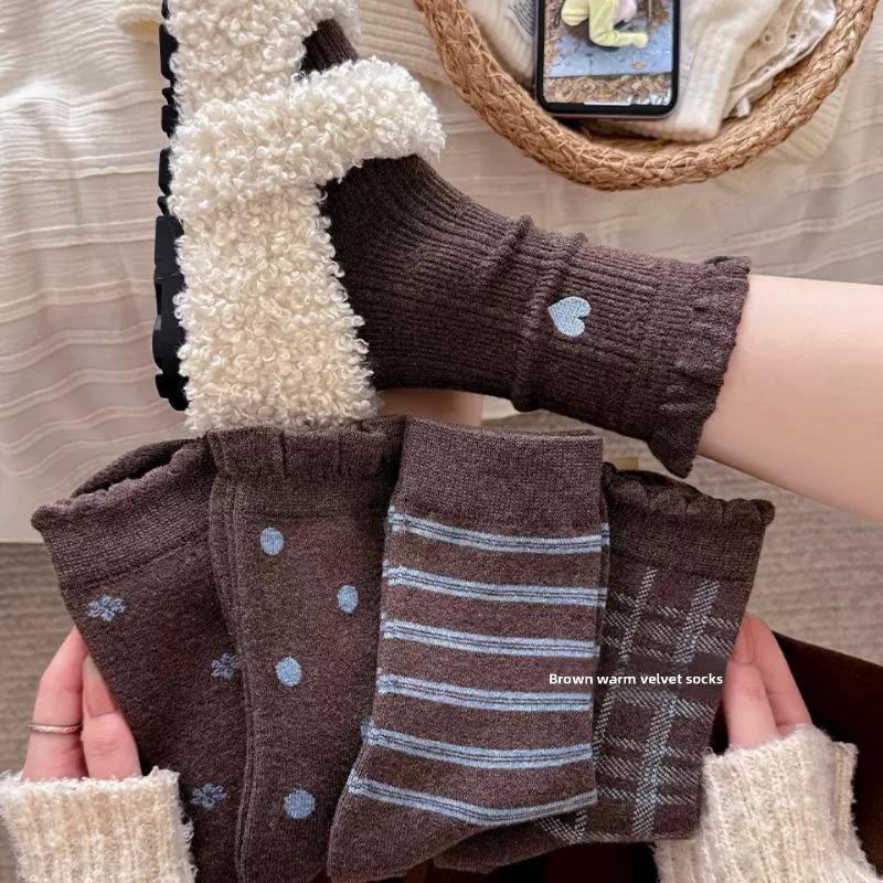Winter Thick and Warm Soft Velvet Coffee-blue Heart-shaped Floral Striped Mid-calf Socks, Versatile Pile Socks for Women