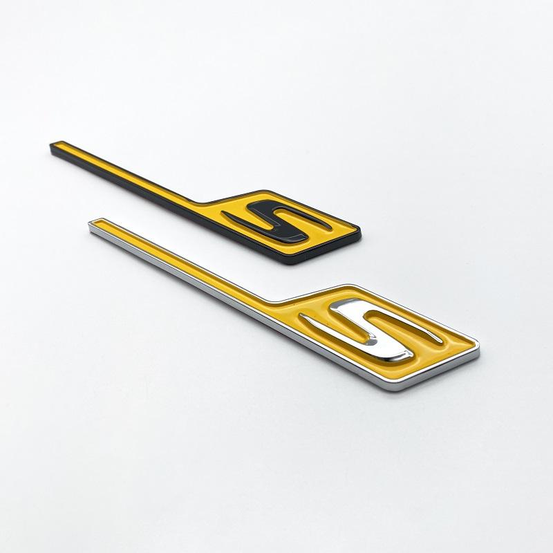 Emblema Logo 3D ABS Cromato Nero Giallo Rosso per Bagagliaio Posteriore Auto GT R S C Emblema Per Mercedes AMG GTR GTC GTS C190 Adesivi Auto