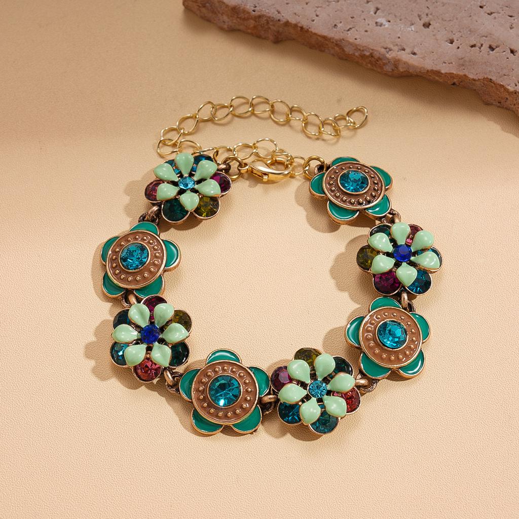 European and American Heavy Industry Diamond Dripping Flower Bracelet Necklace Retro Court Style Collarbone Chain Niche Necklace 