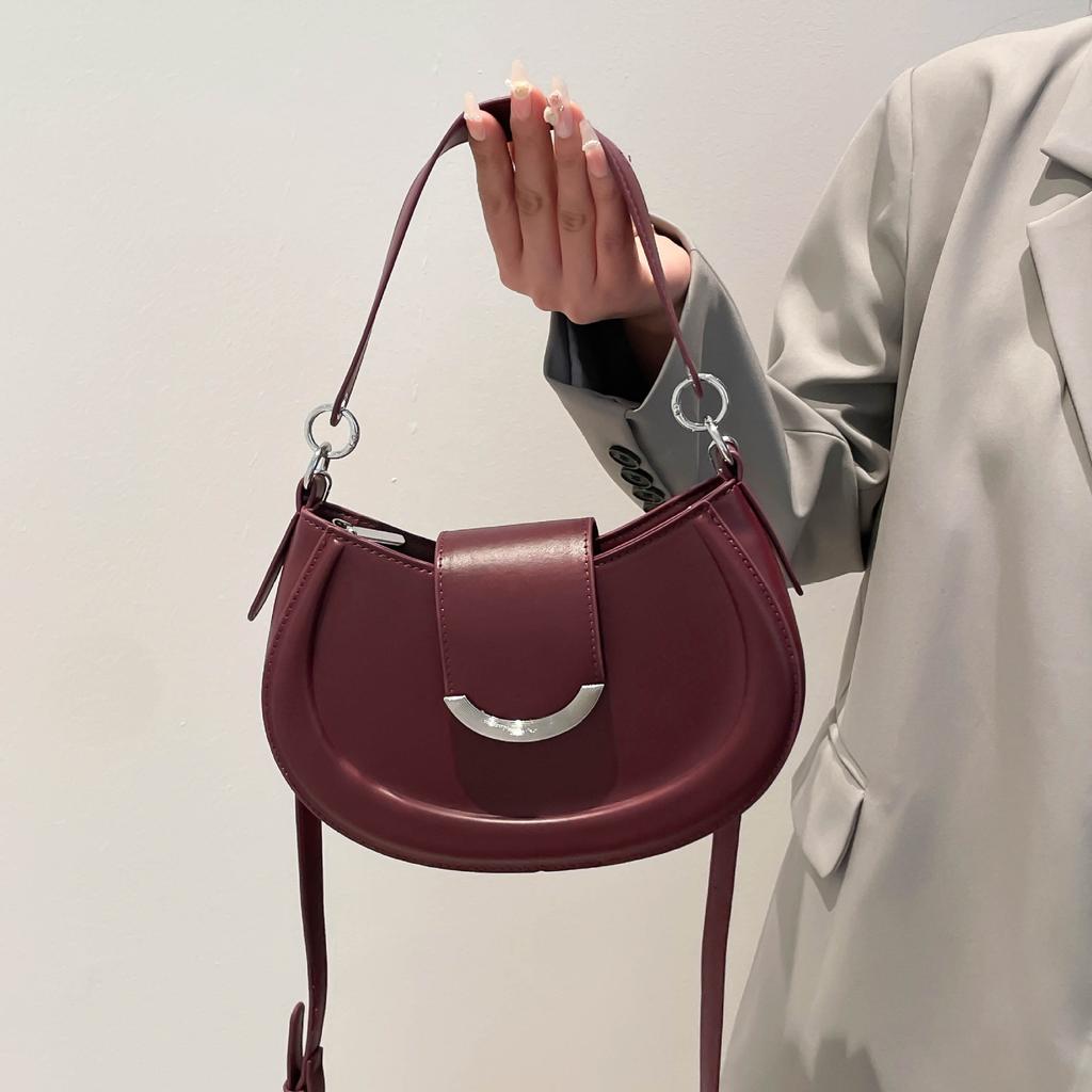 Textured bag women's large-capacity fashion niche women's shoulder messenger bag versatile underarm saddle bag