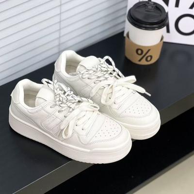 Kleine weiße Schuhe Damen Paar Schnürsenkel 2025 matt neu Frühling Samt Plateau Deutsche Trainingsschuhe Retro Casual Sportliche Board-Schuhe