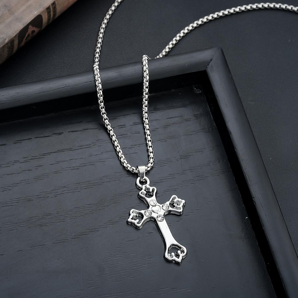 Kreuz Halskette Herren Europäischer und Amerikanischer Schmuck Anhänger Halskette Einfach Retro Vielseitig Herren Accessoires Pullover Kette