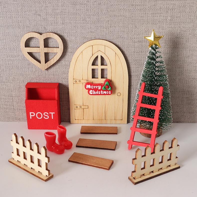 Dollhouse Christmas Scene Miniature Ornaments: Wooden Doorway, Figurines, Tree Model, Small Accessories