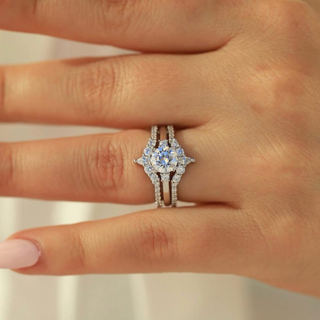 Luxury Exquisite Three-piece Ring, White Gold Inlaid Zircon Women's Diamond Ring, Simple and Creative Love Ring