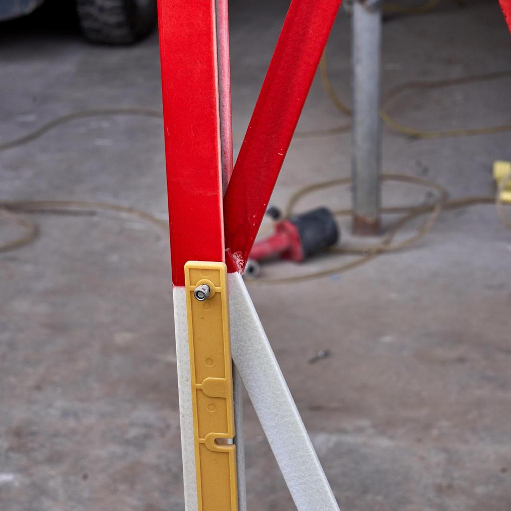 Foldable Electric Telescopic Guardrail: Insulated FRP Barrier for Electrician Safety