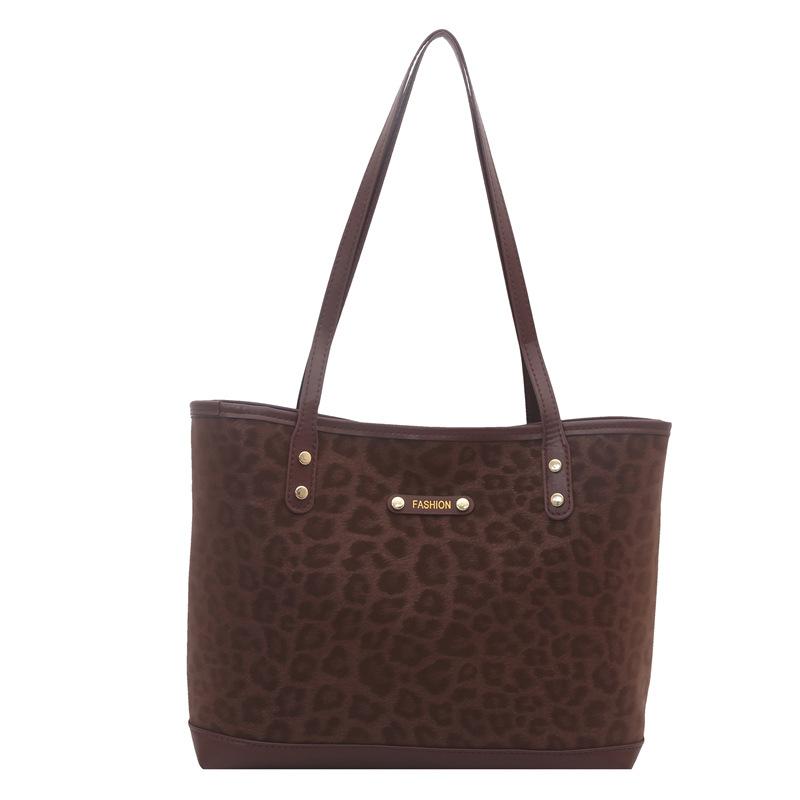 

Early spring lazy wind leopard print bag women s new retro casual portable shoulder bag large capacity commuter tote bag коричневий