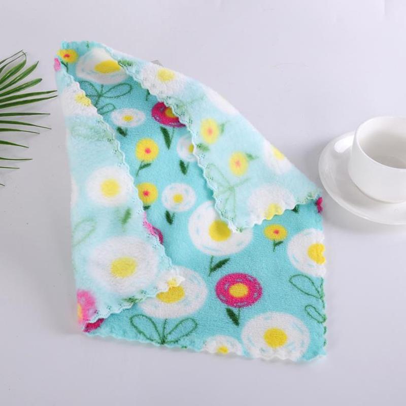 

Coral Velvet Printed Towel Square Does Not Stick To Oil And Is Easy To Clean