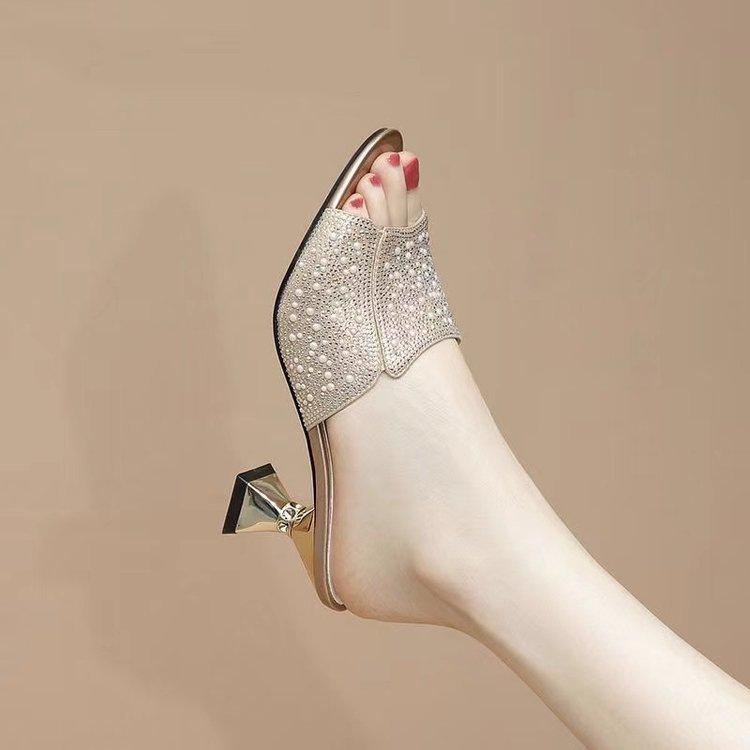 French light luxury banquet rhinestone high heel one-word drag girl 2025 summer new sexy fish mouth thick heel wear cool slippers