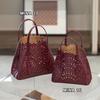 Velkoobchodní továrna prémiová niche vyřezávaná dutá taška na zeleninu Mina kožená dámská taška přes rameno crossbody tote taška