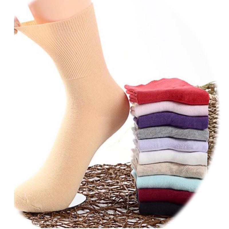 Damen Herbst- und Winter Baumwolle Lockerer Bund Zieht den Fuß nicht Hochrohrsocken