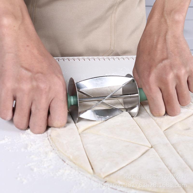 

PP+Stainless Steel Croissant Dough Rolling Cutter Bread Making Kitchen Tool (No FDA,BPA Free) Type A