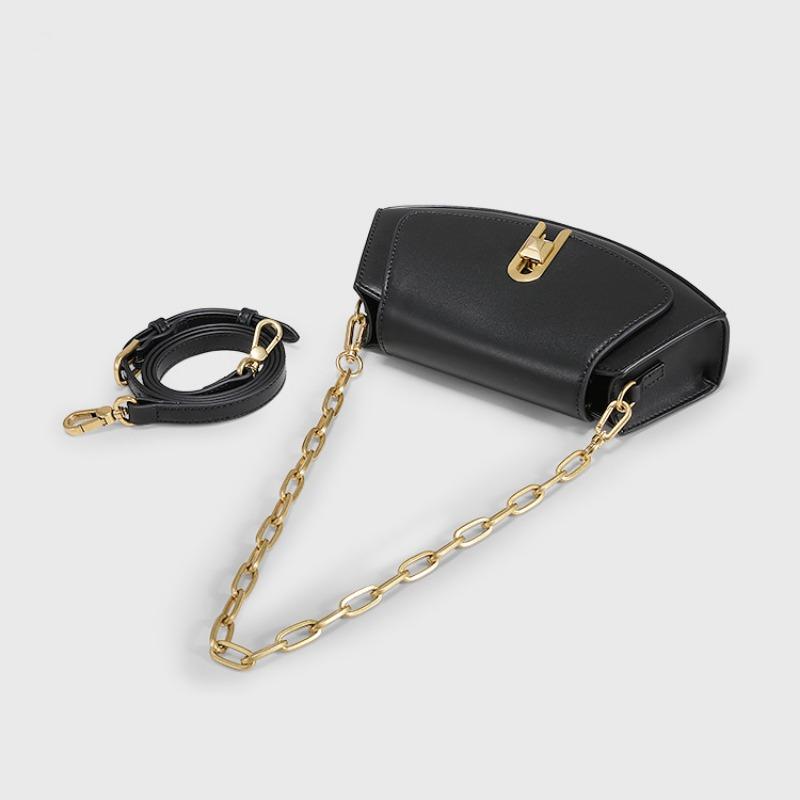 Guangzhou Haute Couture Women's Bag OEM Leather Lock Shoulder Bag Niche Design Messenger Bag Chain Underarm Bag