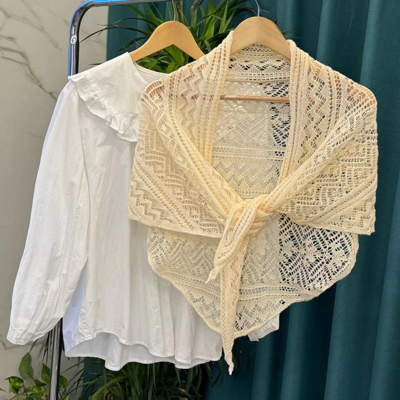 

Вязаные подплечники, Маленькие внешние подплечники, Шелковые шарфы, Тонкие подплечники, Шейные позвонки, Ложные воротники, Комнаты с кондиционером, Шали для тепла