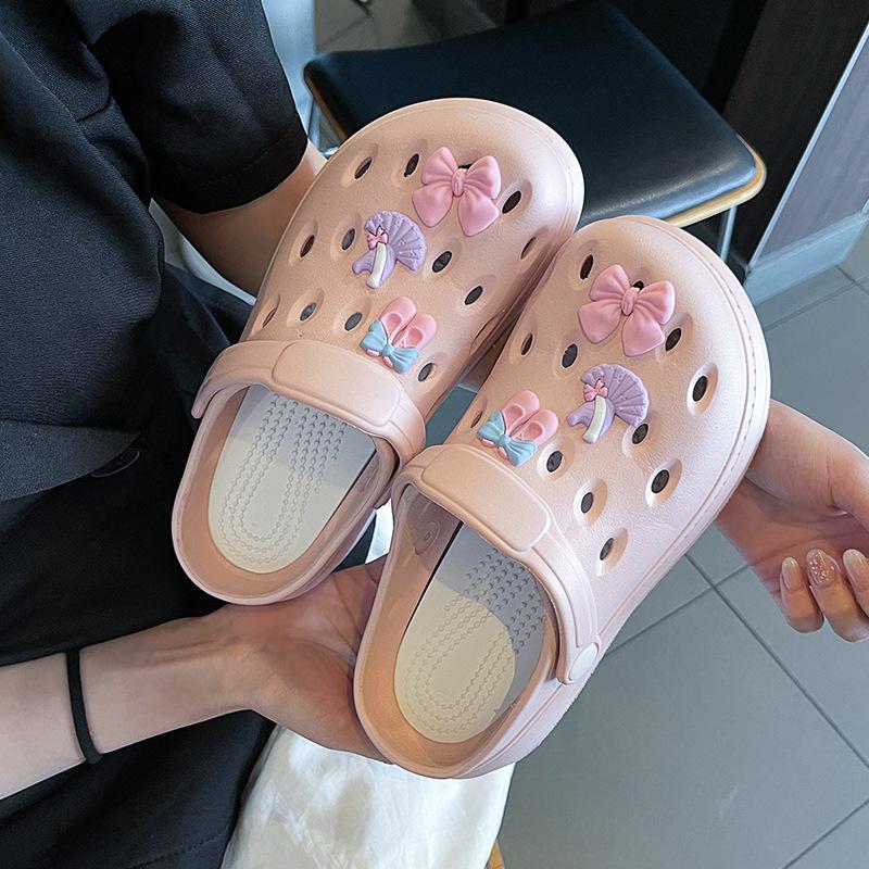 

Cute cartoon platform hole shoes 22 spring and summer new small soft-soled bag head cool slippers 40-41