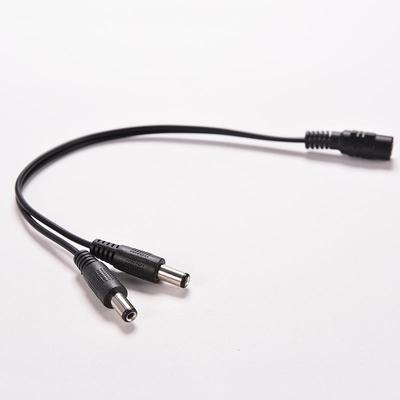 5,5 x 2,1 mm CCTV-Kamera 1 Buchse auf 2 Stecker DC 12 V Stromverteilerkabeladapter