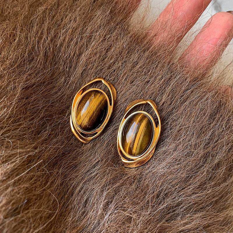 Vintage Maillard Brown Resin Stud Earrings for Women Luxury Tiger's Eye Stone Metal Frame Earrings High-Level Jewelry Daily Wear