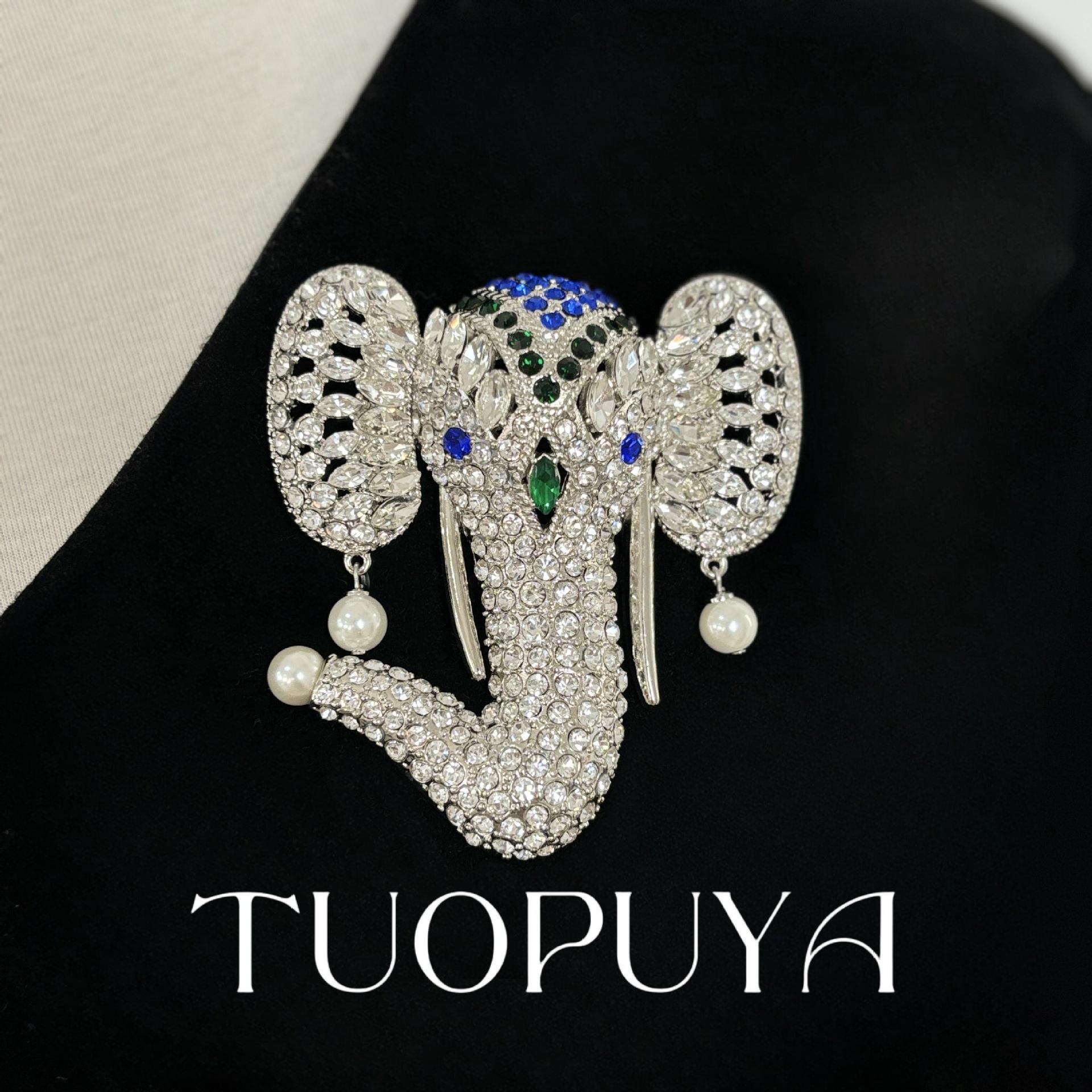 Elegant Full-Diamond Elephant Brooch: Personalized High-End Accessory синий