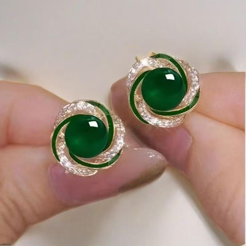 

Elegant Green Oil Drop Bead Earrings - Versatile and High-Class Accessory
