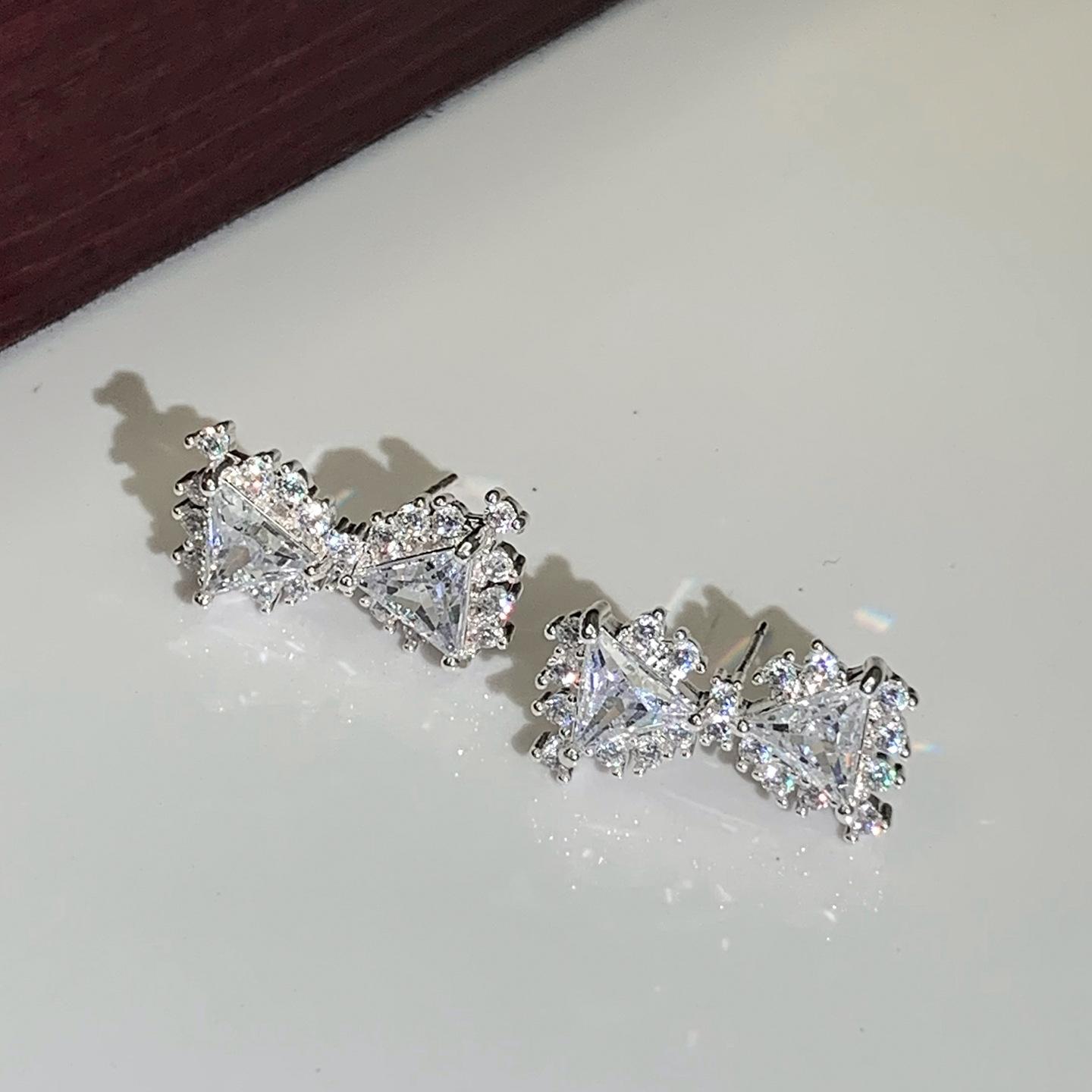 Simple zircon bow stud earrings exquisite earrings light luxury earrings women