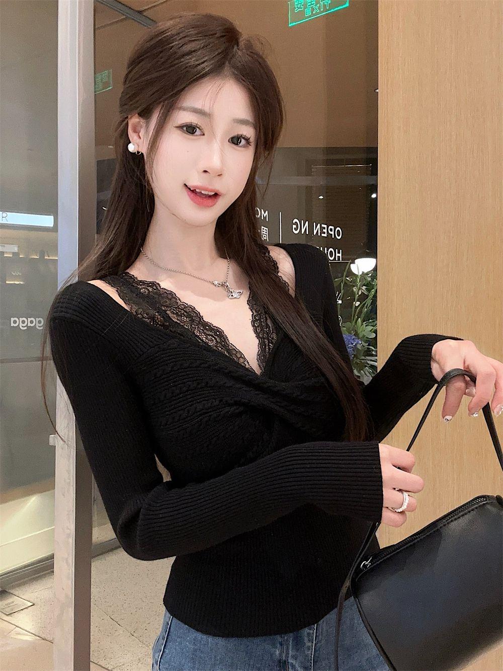 

Красный кружевной лоскутный кардиган с открытыми плечами и V-образным вырезом - Женский осенне-зимний приталенный короткий свитер чёрный