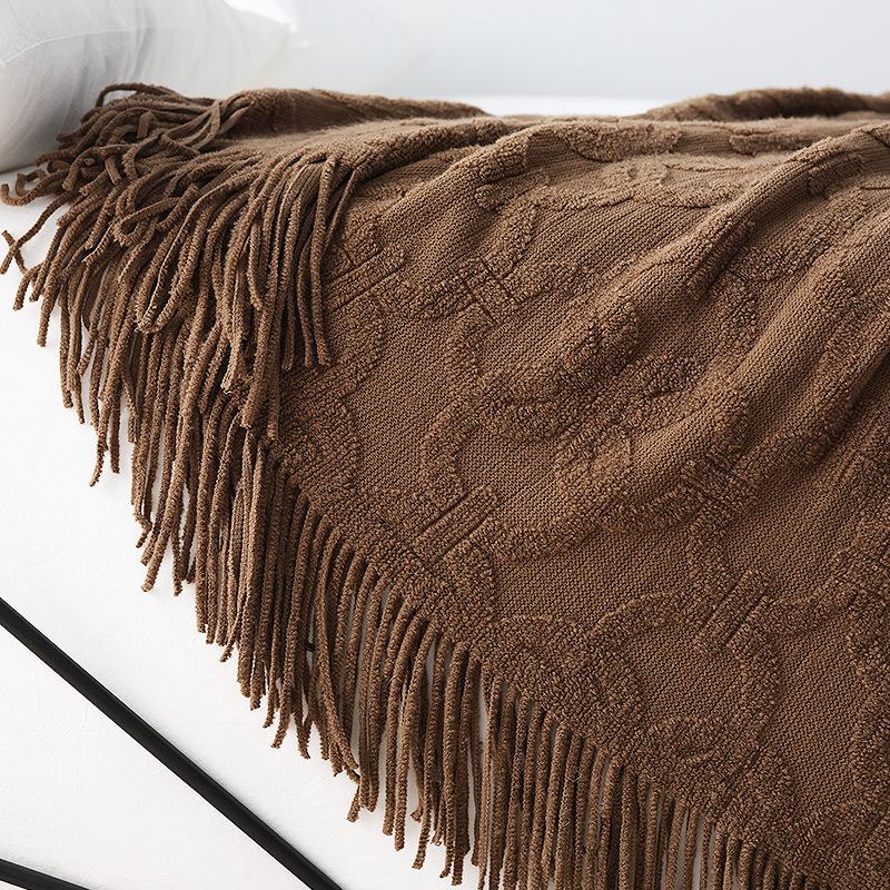 Nordic Knitted Bed Runner & Throw Blanket - Soft Fabric, Decorative Scarf for Bed or Sofa