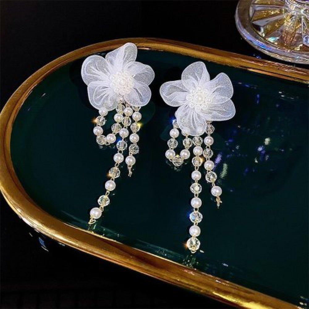 See-through flower pearl bead long earrings with silver needle