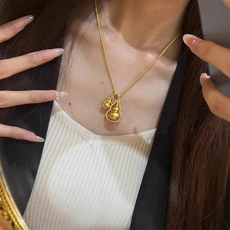 Rotating Gourd Necklace for Women, Chinese Style New Trendy Layered Pendant, New Double Gourd Clavicle Chain Trend