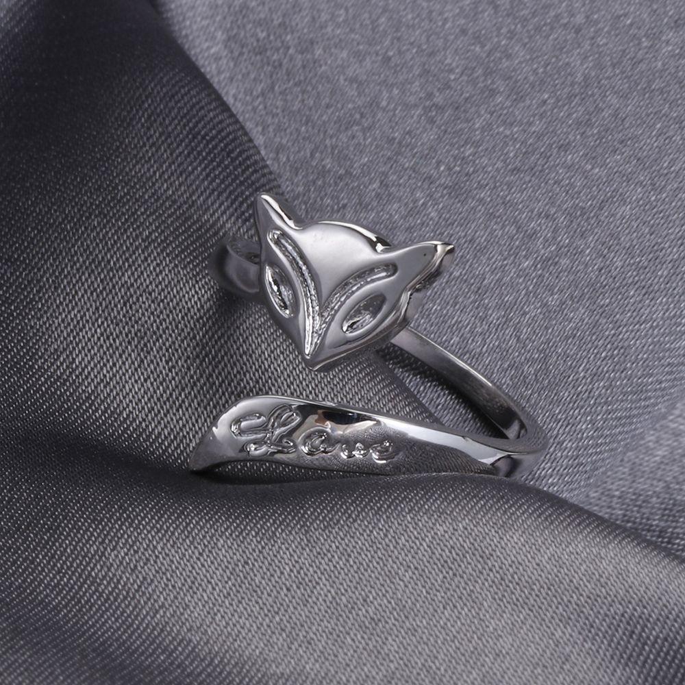 Adjustable Rotatable Bee Fox/Snake Knitting Loop Crochet Ring Yarn Guides Finger Wear Thimble Ring