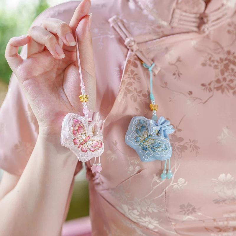 Qixi Festival Traditional Style Empty Sachet, Qipao Brooch Pendant, Hanfu Embroidery Butterfly Osmanthus Fragrance Bag, Portable Mosquito-Repellent