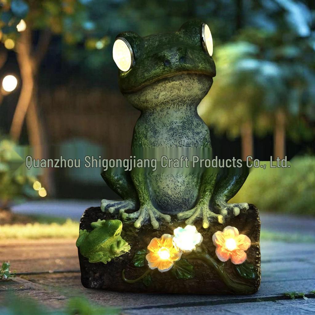 Creative Frog Solar Garden Lamp: Outdoor Decorative Resin Lounger