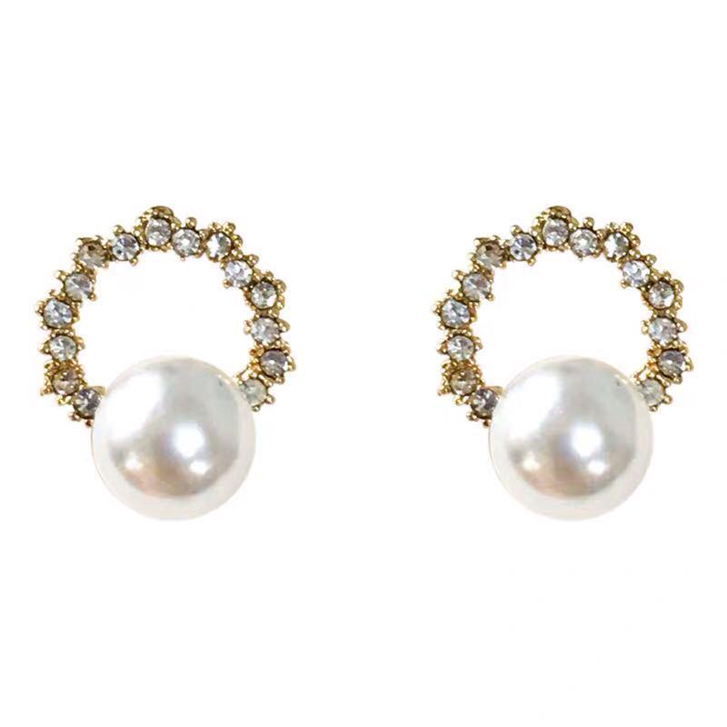 

Серьги из серебра 925 пробы с инкрустацией жемчугом и бриллиантами - в стиле корейских знаменитостей золотой